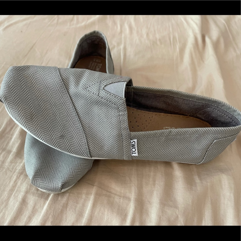 TOM’S Shoe